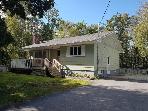 Roseway River Cottages Hotels in Shelburne