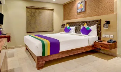 The Golden Crown Hotel Banquet & Cafe Hoteles cerca de Tajmahal