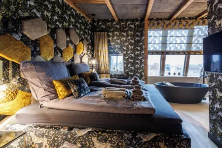 Luxury penthouse above the fish market Отели рядом с достопримечательностью «Штаде»