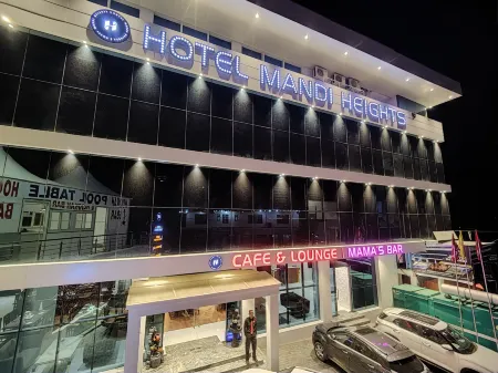 Hotel Mandi Heights - Bar, Fine Dining & Banquet Hall Отели в г. Манди