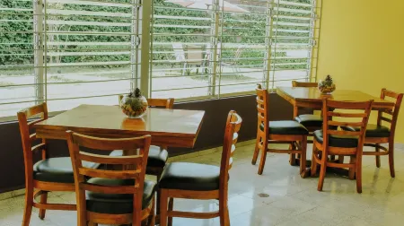 La Ruta Hotel Corporativo Отели рядом с достопримечательностью «Парк Панчо Лара»