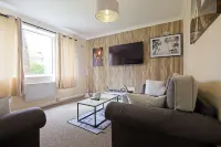 Stylish Five Star Rated Apartment