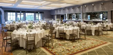 Lawlors Hotel Отели в г. Tulfarris