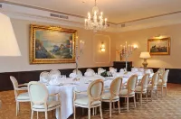 Hotel Lodewijk Van Male Hotels in Damme