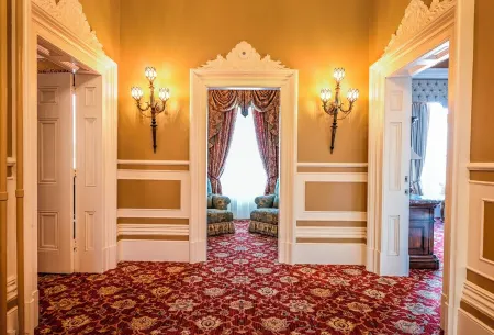 Rodman Hall Отели рядом с достопримечательностью «Университет Брока»