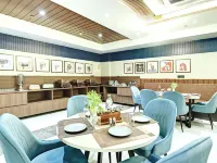 Saltstayz Select - Pitampura Hotels near Rohini