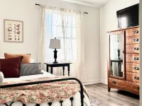 Cozy Cul-de-sac in southern Panama City. Close to town and Beaches Hotels in Callaway