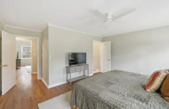 Charming 2-bedroom 2 bath house in Leiper's Fork