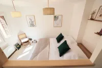 Right in the center of the village! Ideal for a couple