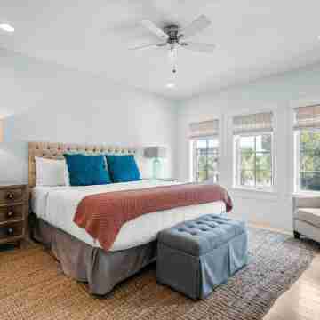 Luxury 4BR ~ 3 King Suites ~ Resort Pool & Beach Rooms