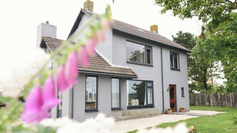 Spacious Villa with Garden