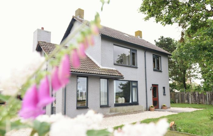 Spacious Villa with Garden