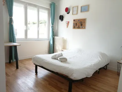 6bedroom house (sleeps 12-13) St Nazaire Hotels near Centre Commercial Oceanis