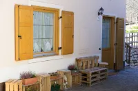 Borgo Tasini, Sant'Orsola terme (TN) Sant'Orsola 호텔