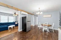 2 Bedroom with Office Space Close to Downtown