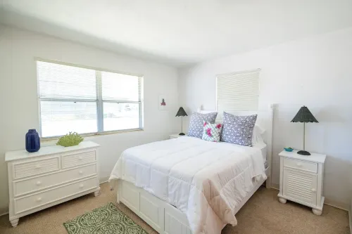 The Hibiscus Haven~ centrally located near hospital/ downtown Stuart