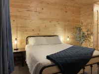 Retreat on Pekin Hill Close to skiing, splash lagoon,