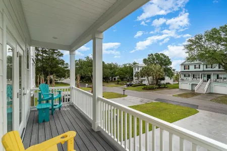 NEW 5 bedroom 5.5 bathroom Garden City Beach House - 10 mins from Myrtle Beach Отели рядом с достопримечательностью «TPC Myrtle Beach»
