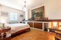 Splendid Villa Monte Quercione Hotels in 