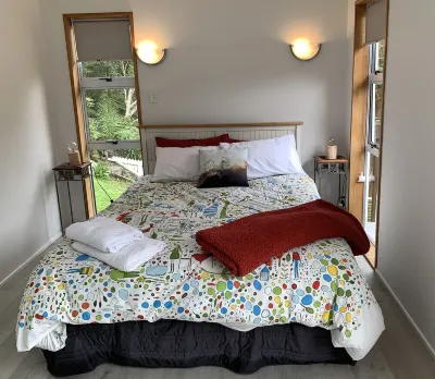 Moana Cove Lodge - cottage unit Kereru Cottage