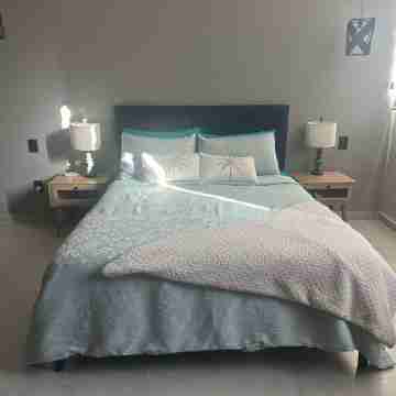 Family size spacious paradise by the sea with a private rooftop pool! Rooms