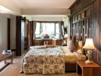 Village Farm & Winery Hotels near Wat Thai Samakkhi