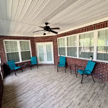 Spacious 5-bedroom house with AC, WiFi in charming Bluffton