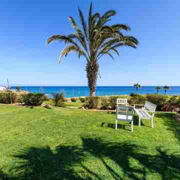 Royal Beachfront Villa Hotel Exterior