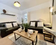 Delightful 2 bed detached home with secure parking Hotels in Cannock