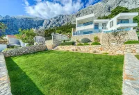 Breathtaking luxury villa 400m2 Amazing View Infinity Pool Whirlpool Sauna Hotel a Bast