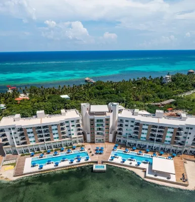 PRIVATE PENTHOUSE VIEWS on the TOP/5th FLOOR!! 2 Bedroom Condo at SUNSET CARIBE!