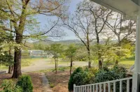 Suite 1, Quick Stroll to Downtown Black Mountain