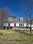 Speedway Large Home- 4 bed/2 bath walking distance to Motor Speedway.