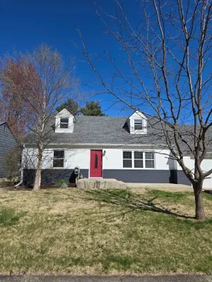 Speedway Large Home- 4 bed/2 bath walking distance to Motor Speedway. Hotels in Speedway