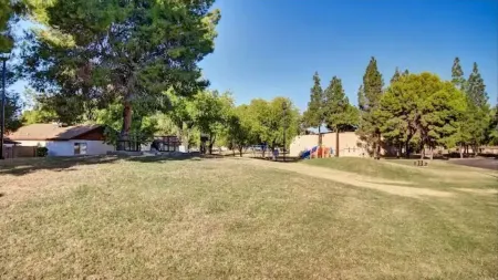 Family Home, New ew Pool, Parks, Private Patio