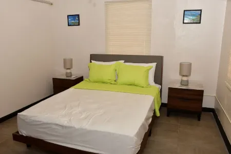 Extra large apartment for family and friends 5 min from the beach airport.