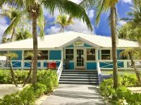 The Pink Beach House - Private House and Pool directly on the Beach, Rum Point
