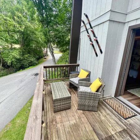 Dog-Friendly Banner Elk Condo w/ Slope View and Deck