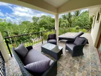 Private luxury 4 bedroom villa with pool - walking distance to beach and marina!