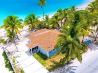 2 bedroom 2 bathroom beach house, beach right at your door steps, Ξενοδοχεία στην πόλη Steventon