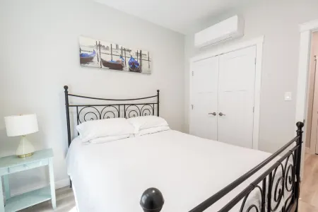 New and spacious suite close to town, attractions and hospital