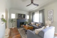 Beautifully Updated Historic Home conveniently located in downtown Mesa!