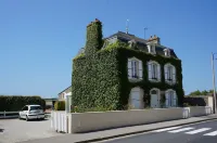 Apartment with View of Portbail Harbor in the Courlis House.