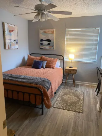 GREAT LOCATION FOR ALL OF AUBURNS SPORTS!! Отели рядом с достопримечательностью «Парк штата Чевакла»