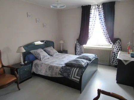 Bas House with courtyard + courtyard in Val D'Argent, central between Alsace.