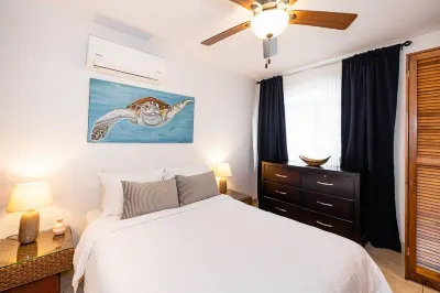 Tamarindo Perfect Location! Beautiful Condo for 6 Hotels in 