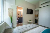 Best Ocean & Boardwalk Views of Carolina Beach! ~ Kalypso's Nest 카롤리나 비치 주립공원 주변 호텔