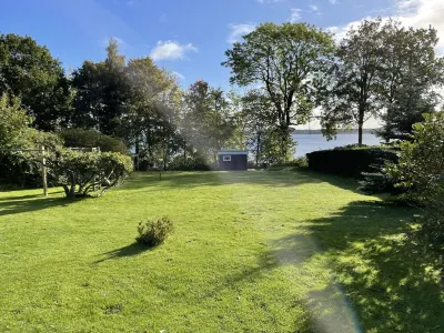 Wooden holiday home at 1100 m2 forest land for 2 persons Hotels near Genforeningssten i Kruså