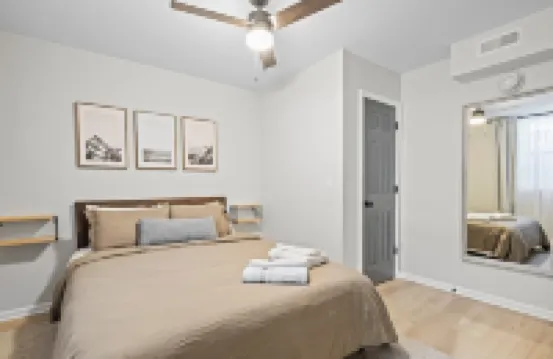 Modern 2 Bed 1 Bath Walking Distance to Downtown