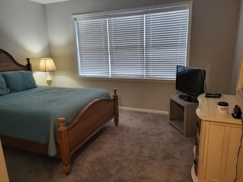 2 BR Condo with pool, Tennis,  Basketball courts, gym, & close to Rehoboth Beach